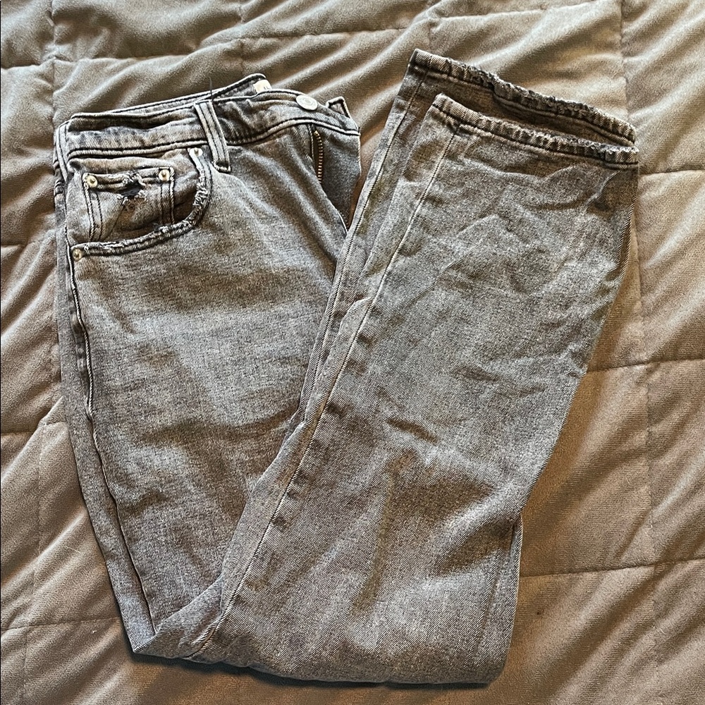 Abercrombie & Fitch Cropped Straight Jeans